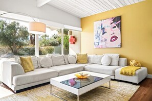 TV connectée, cheminée