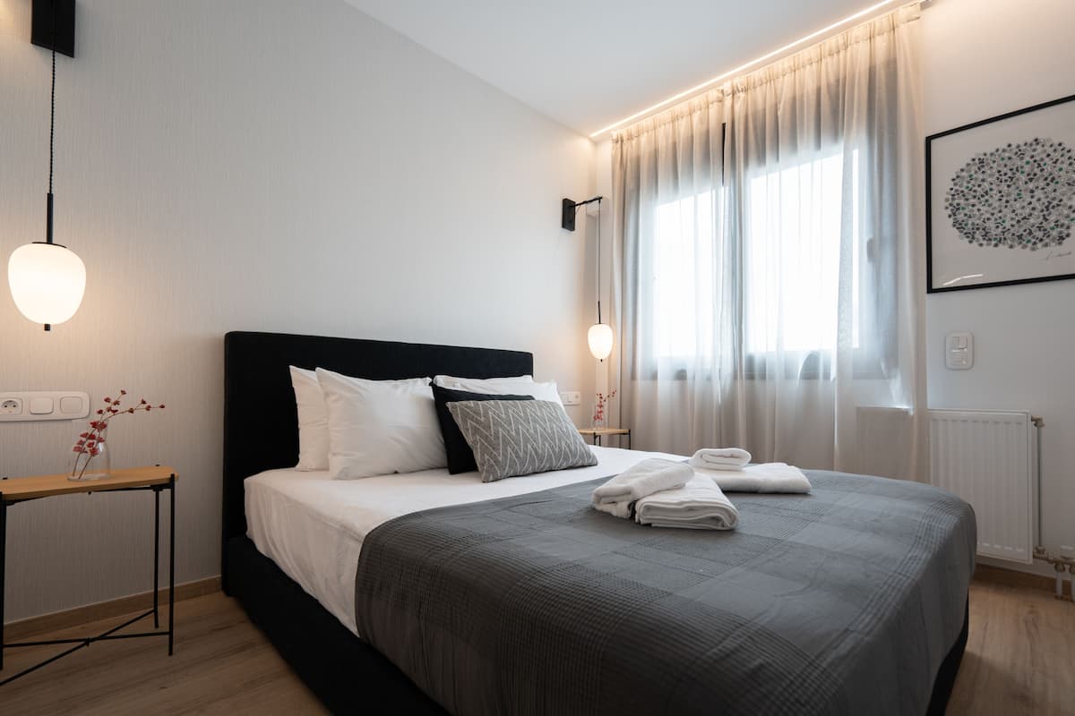 Comfort Apartment (EDGE - C3) | 2 bedrooms, Egyptian cotton sheets, premium bedding, in-room safe