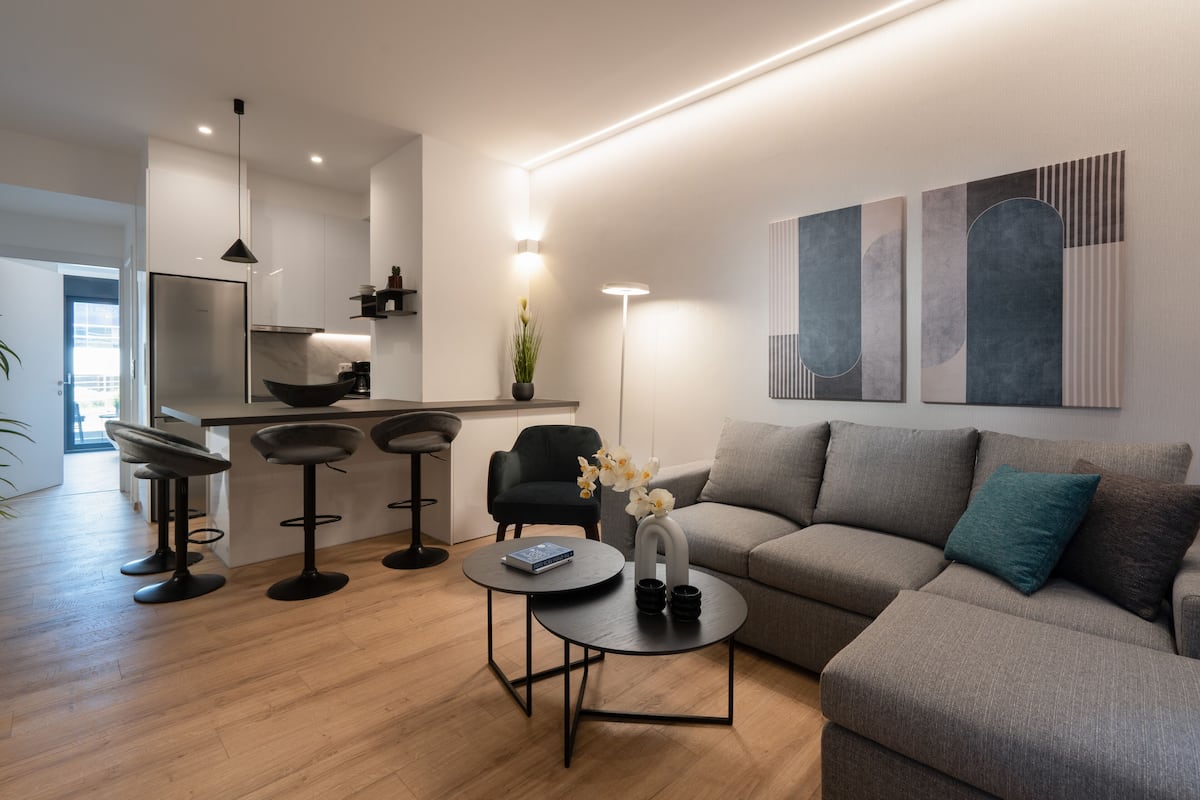 Standard Apartment, 1 Bedroom, Ground Floor | Living area | 43-inch TV with cable channels