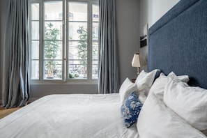 3 bedrooms, desk, free WiFi, bed sheets