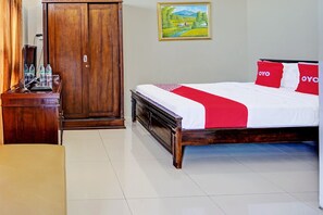 Standard Double Room | Desk, laptop workspace, free WiFi, bed sheets - OYO Life 91587 Griya Buah De5 Syariah (Sidoarjo)