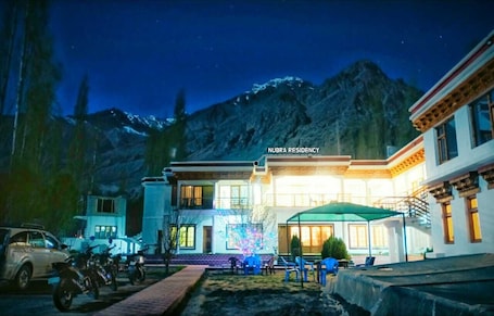 Front of property. Hotel Nubra Residency - Hunder