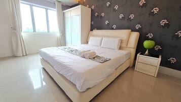 3 bedrooms, iron/ironing board, free WiFi