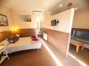 1 bedroom, iron/ironing board, WiFi, bed sheets