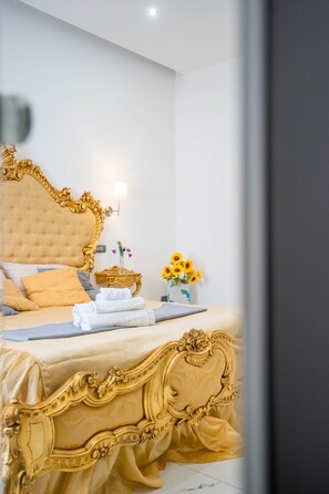 Deluxe Studio | Desk, blackout curtains, soundproofing, free WiFi - Le Suite della Principessa (Salerno)