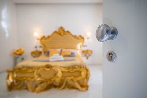 Deluxe Studio | Desk, blackout curtains, soundproofing, free WiFi - Le Suite della Principessa (Salerno)
