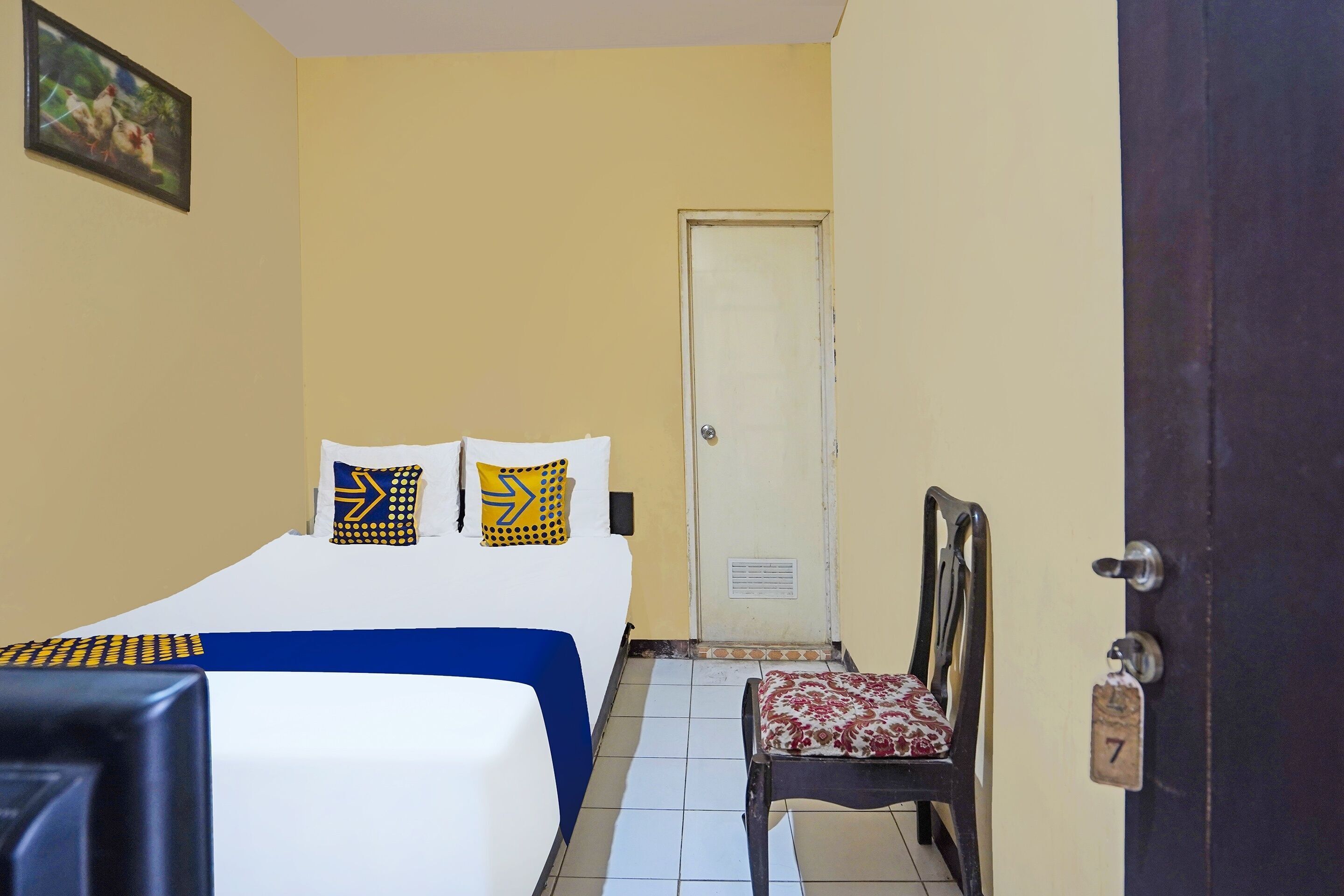 Espacio para trabajar con laptop, wifi gratis y ropa de cama 