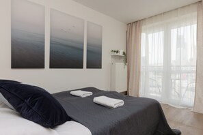 2 Schlafzimmer, Babybetten, Bettwäsche