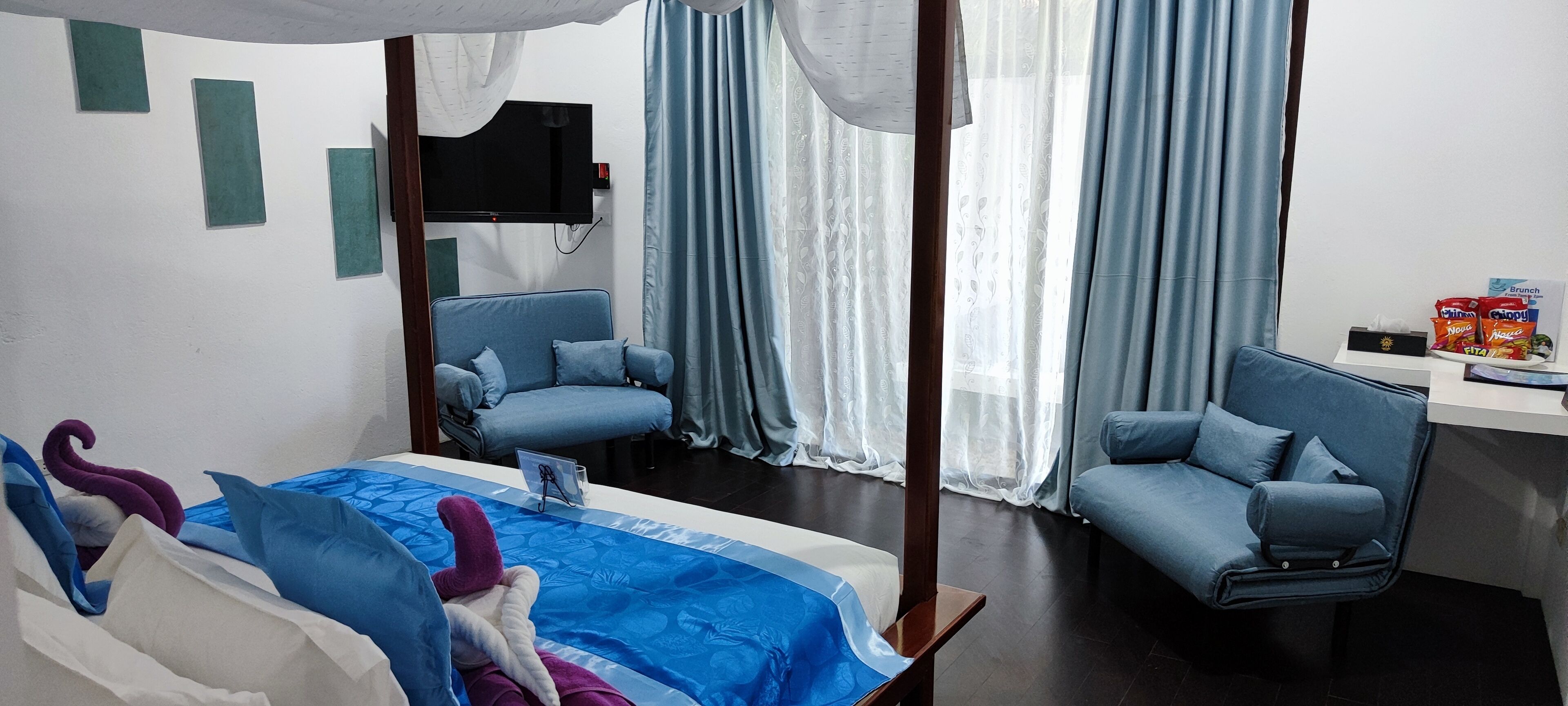 Literie de qualité supérieure, surmatelas, minibar