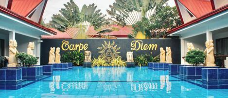 7 outdoor pools, open 7:00 AM to 8:00 PM, sun loungers