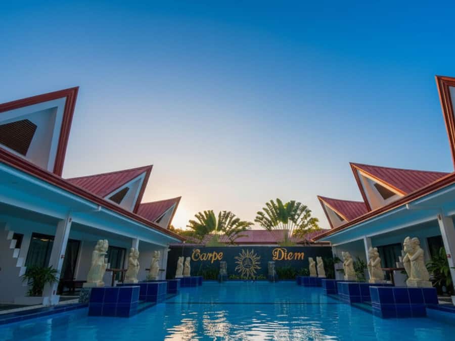 7 outdoor pools, open 7:00 AM to 8:00 PM, sun loungers
