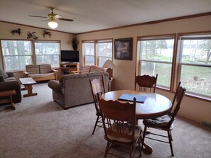 Smart TV, DVD player