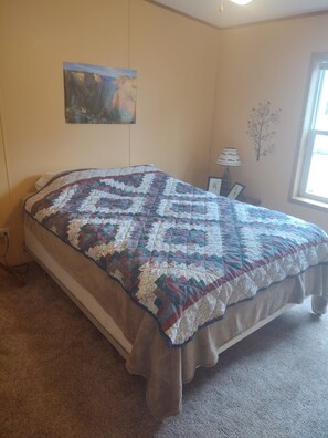 3 bedrooms, free WiFi, bed sheets