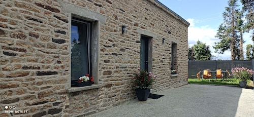 Agréable Maison à la Campagne Proche de la Ville