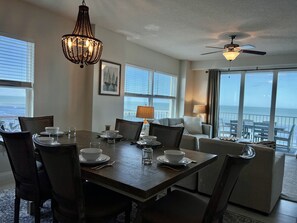 Dining - Luxury Oceanfront Condo with Gorgeous Views in Daytona Beach Shores.  4BR, 3BA (Daytona Beach)