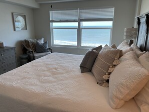 4 habitaciones, tabla de planchar con plancha y cuna de viaje 