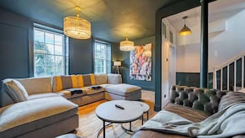 TV, fireplace, offices
