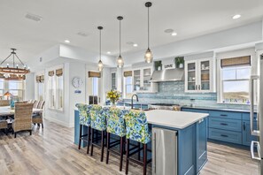 Fridge, microwave, oven, stovetop - Wet Bar, Outdoor Shower, Steps from Gulf, Resort Pools, Golf Cart Access (Port Aransas)