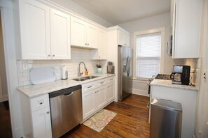 Fridge, microwave, oven, stovetop - Hip 3BR Highlands Loft in Heart of the Highlands! (Louisville)