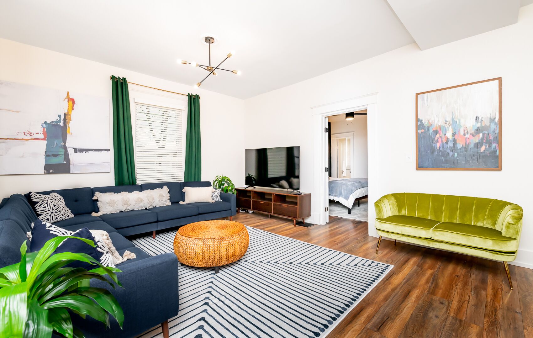 Chic 4BR Farmhouse Near Historic Bardstown Road