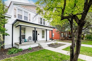 Exterior - Chic 4BR Farmhouse Near Historic Bardstown Road (Louisville)