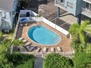 Unclassified image, 4 of 37, button - Penthouse condo with amazing views! Private 1000 sf balcony (Madeira Beach)