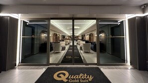Front of property - Quality Gold Suit Hotel (Antalya)