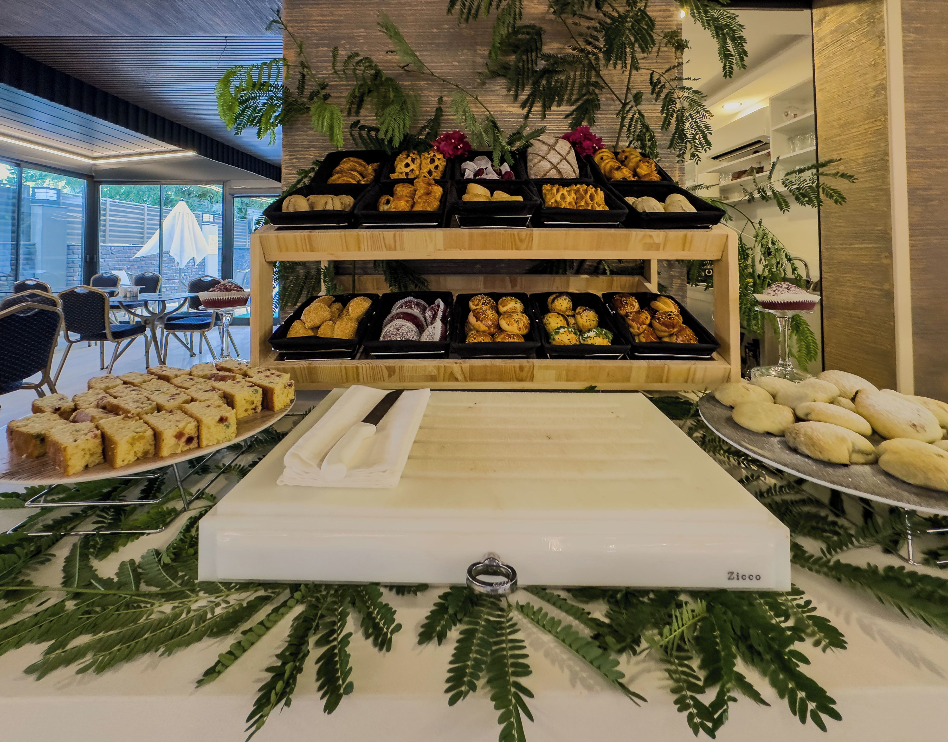 Free daily buffet breakfast