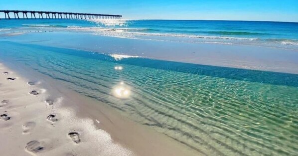 Guests can walk along the pier and enjoy views of the ocean.