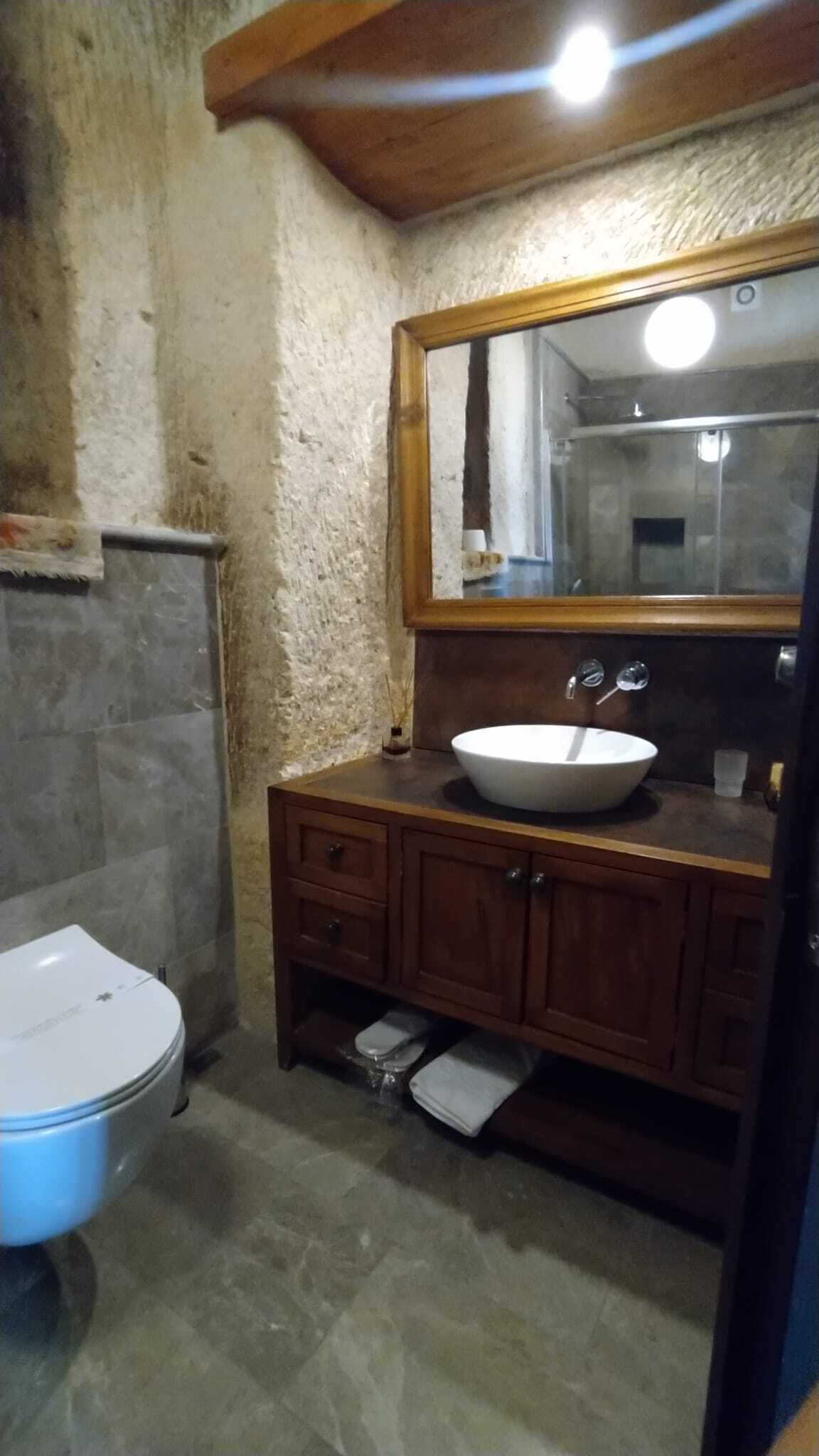 Kucuk Sofa | Bathroom | Shower, hair dryer, slippers, soap