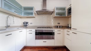 Apartment | Private kitchen - The Clapham South Collection (London)