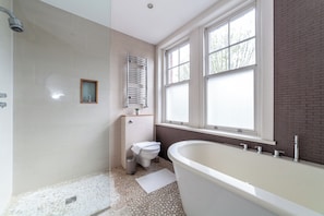 Departamento | Baño | Regadera tipo lluvia, amenidades de baño gratuitas, secadora de cabello 