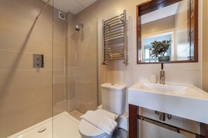 Apartment | Bathroom