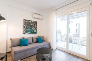 Apartment, 1 Schlafzimmer | Wohnbereich | 40-Zoll-Smart-TV mit Kabelempfang, Fernseher