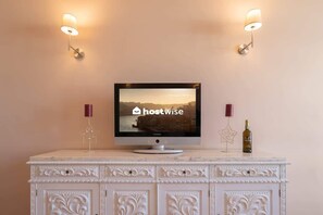 Interior - Spacious Vintage Flat by HostWise (Porto)