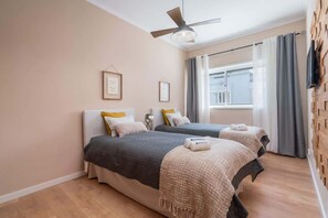 3 chambres, fer et planche à repasser, lit de bébé portatif, Wi-Fi