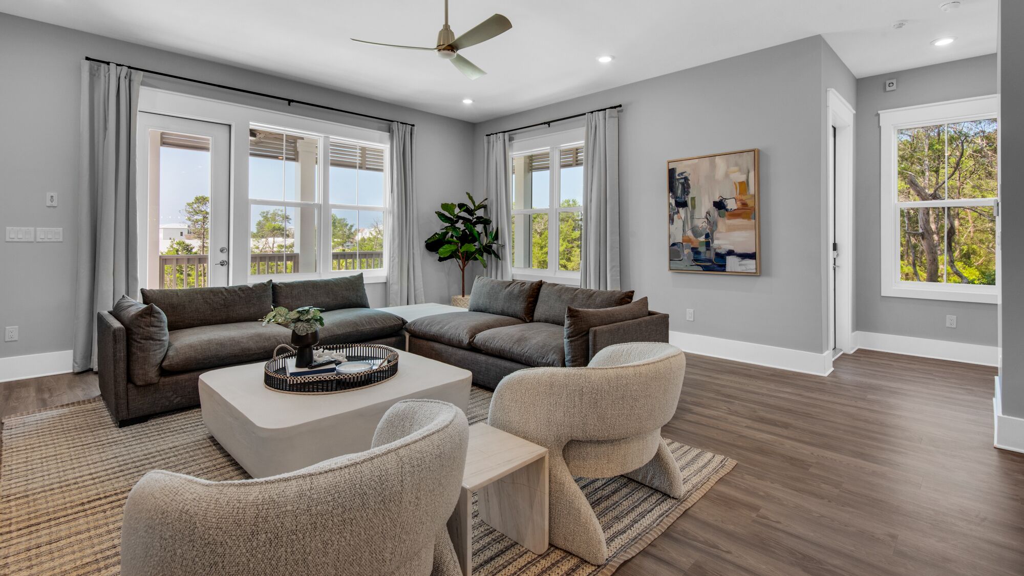 Rooftop Observation Deck; Luxury 4-Bedroom Home for 10; Perfect Location