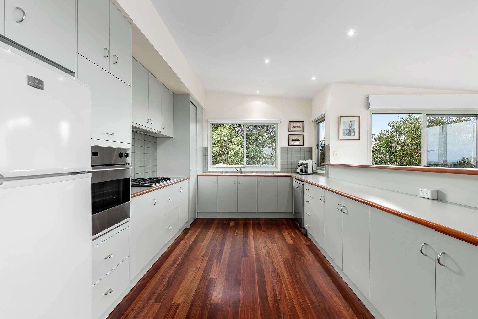 Réfrigérateur, plaque de cuisson, lave-vaisselle