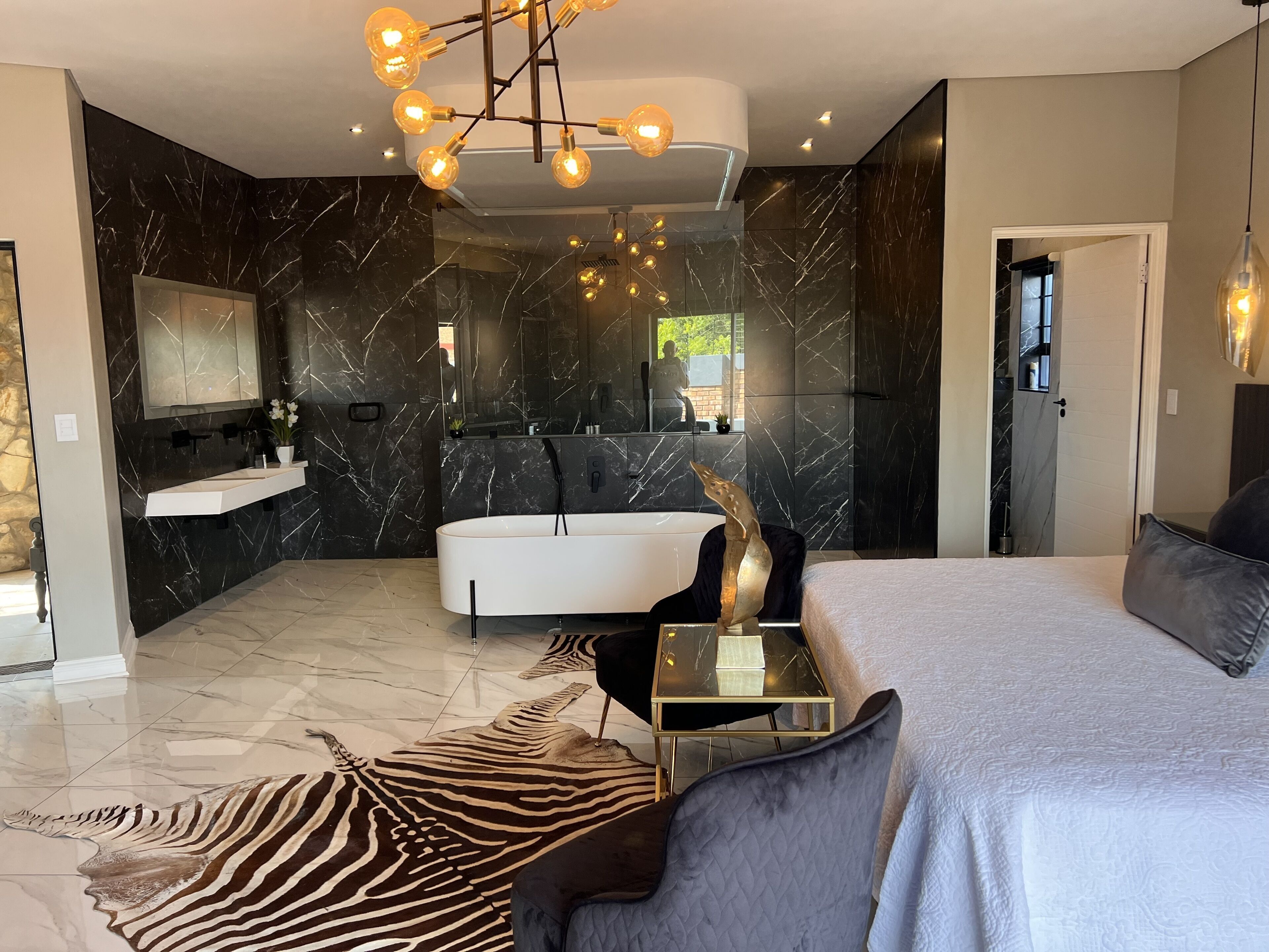 1 bedroom, Egyptian cotton sheets, premium bedding, pillow-top beds