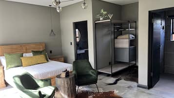 Deluxe Suite | 1 bedroom, Egyptian cotton sheets, premium bedding, pillowtop beds