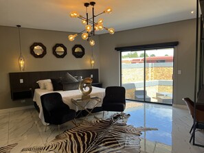 Honeymoon Suite | 1 bedroom, Egyptian cotton sheets, premium bedding, pillow-top beds - Swan Lake Suites  (Benoni)