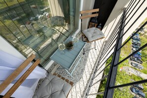 Balcony - Metropole Apartments Panoramic Ateneum (Bucharest)