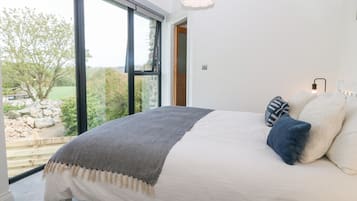 3 bedrooms, individually decorated, individually furnished, free WiFi