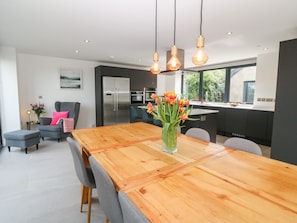 Dining - Pen-y-bryn (Llanfairpwllgwyngyll)