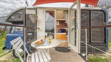 屋外ダイニングエリア