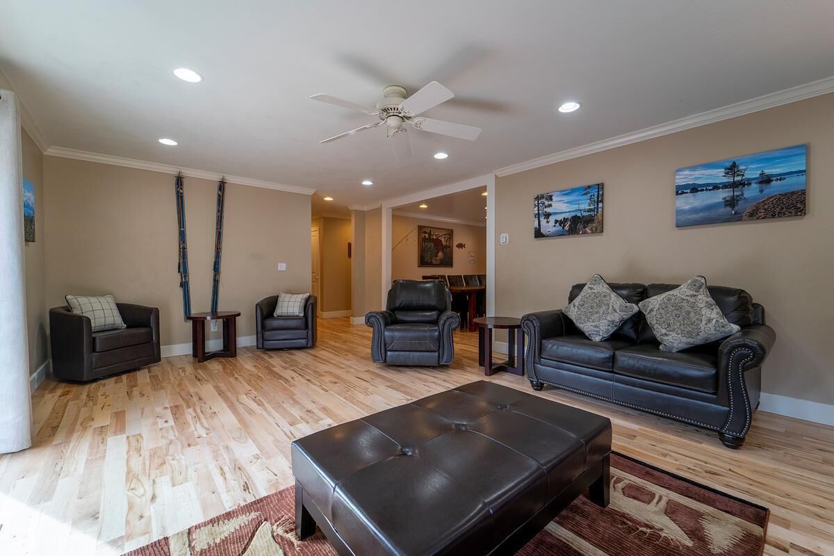 7 BR, Chef Dave's Lodge, sleeps 10, pool table (SL176)