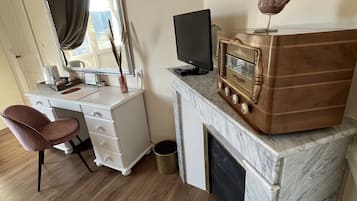舒适双人房 | 高档床上用品、羽绒被、特色装修、特色家居
