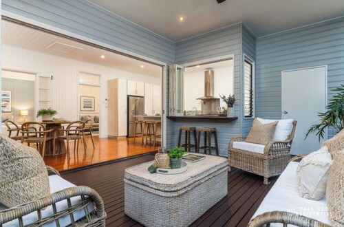 Luxury Queensland Awaits! Sleeps 8, 3 car parks