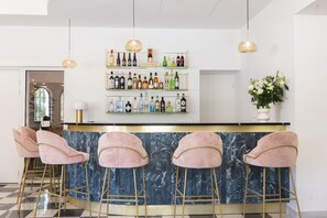 Bar (on property) - Hôtel et Restaurant La Bastide Bourrelly – Mathias Dandine (Cabries)