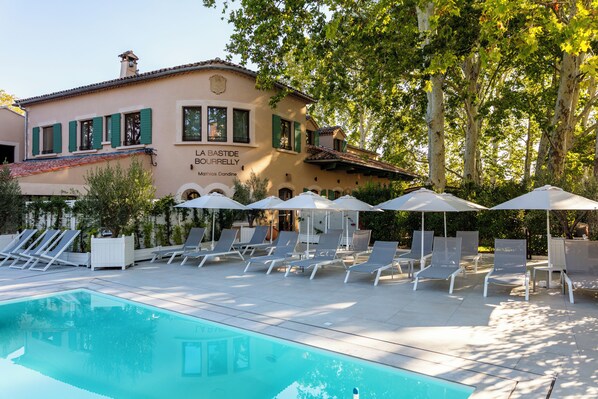 Seasonal outdoor pool